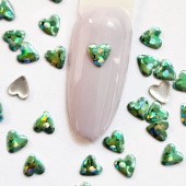 Τρούκ νυχιων καρδιά πράσινο 4mm 30 τεμάχια